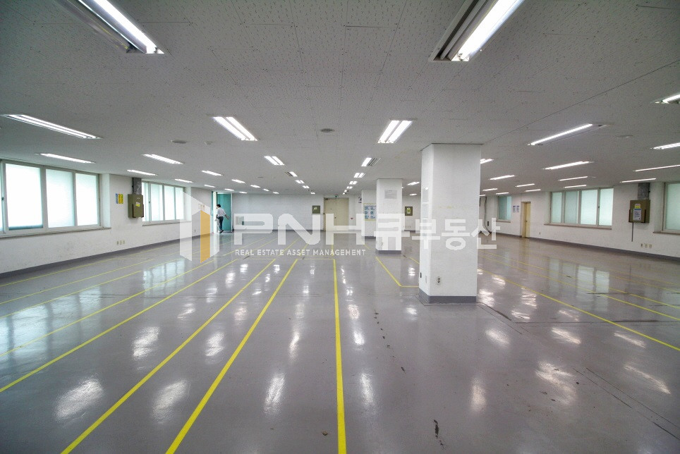 경기 안양만안구 안양동 명학역 초역세권 전용 약 135평 한개층 전체 화물승강기 갖춘 공장, 창고 임대 월세 매물번호 10678 사진 1