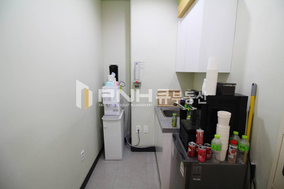 경기 안양동안구 관양동 평촌하이필드 신축 전용 약26평 확장형 룸2개 탕비실 인테리어 월세 매물번호 10686 사진 4