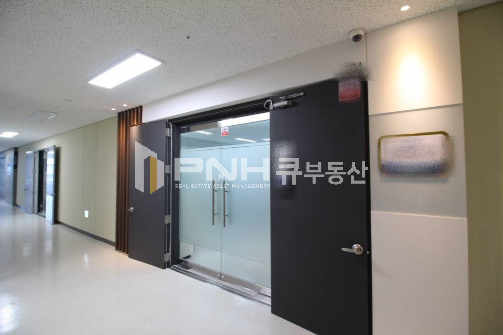 경기 안양동안구 관양동 평촌하이필드 신축 전용 약26평 확장형 룸2개 탕비실 인테리어 월세 매물번호 10686 사진 10