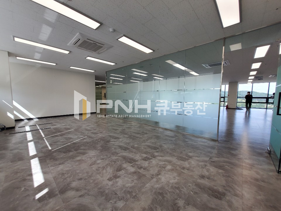 경기 안양만안구 석수동 광명역 역세권 전용168평 신사옥 내 깔끔한 구조의 사무실 추천임대 월세 매물번호 10691 사진 6