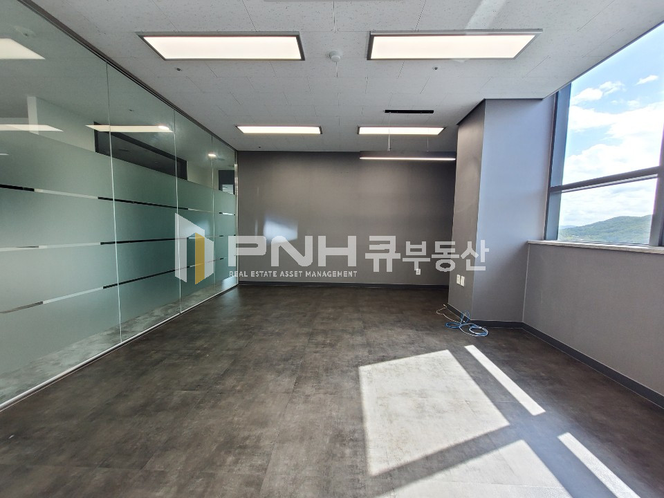 경기 안양만안구 석수동 광명역 역세권 전용168평 신사옥 내 깔끔한 구조의 사무실 추천임대 월세 매물번호 10691 사진 7