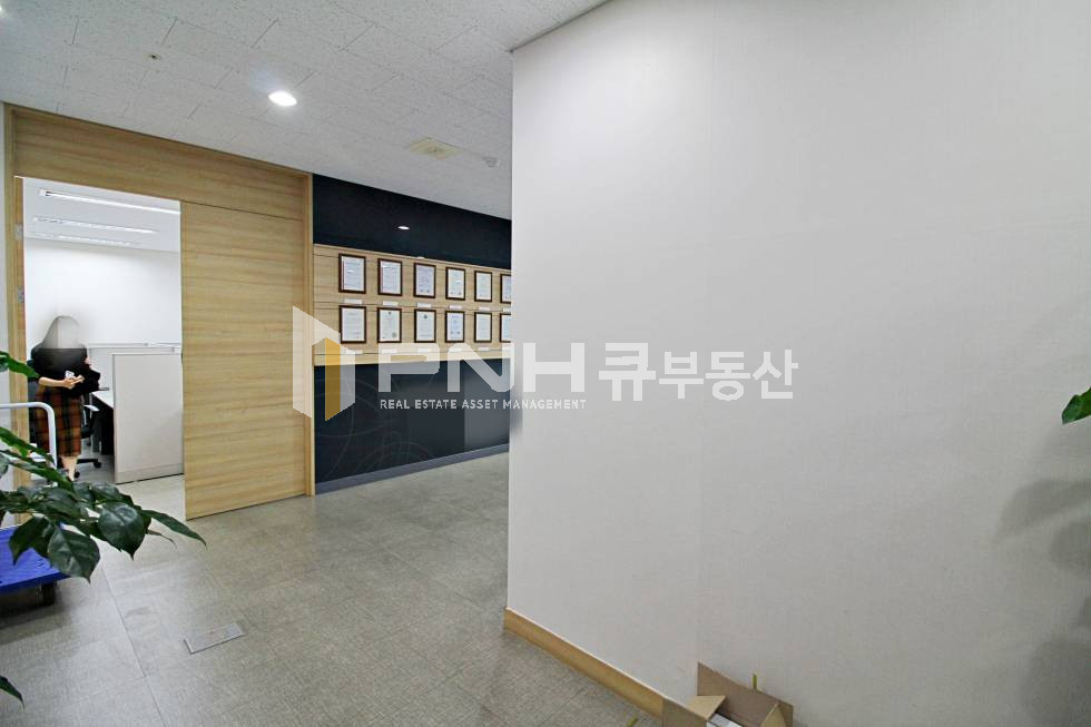 경기 안양동안구 관양동 동편마을 신축 급 사옥 내 전용80평 고급형 룸4 갖춘 추천 사무실 임대 월세 매물번호 10692 사진 2