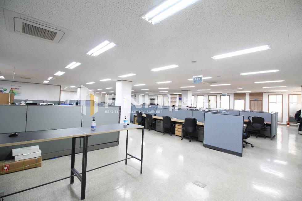 경기 안양동안구 관양동 동편마을 산업단지 내 사옥 내 약 전용 670평 3개층 전체 임대, 부분 임대 가능 월세 매물번호 10694 사진 9