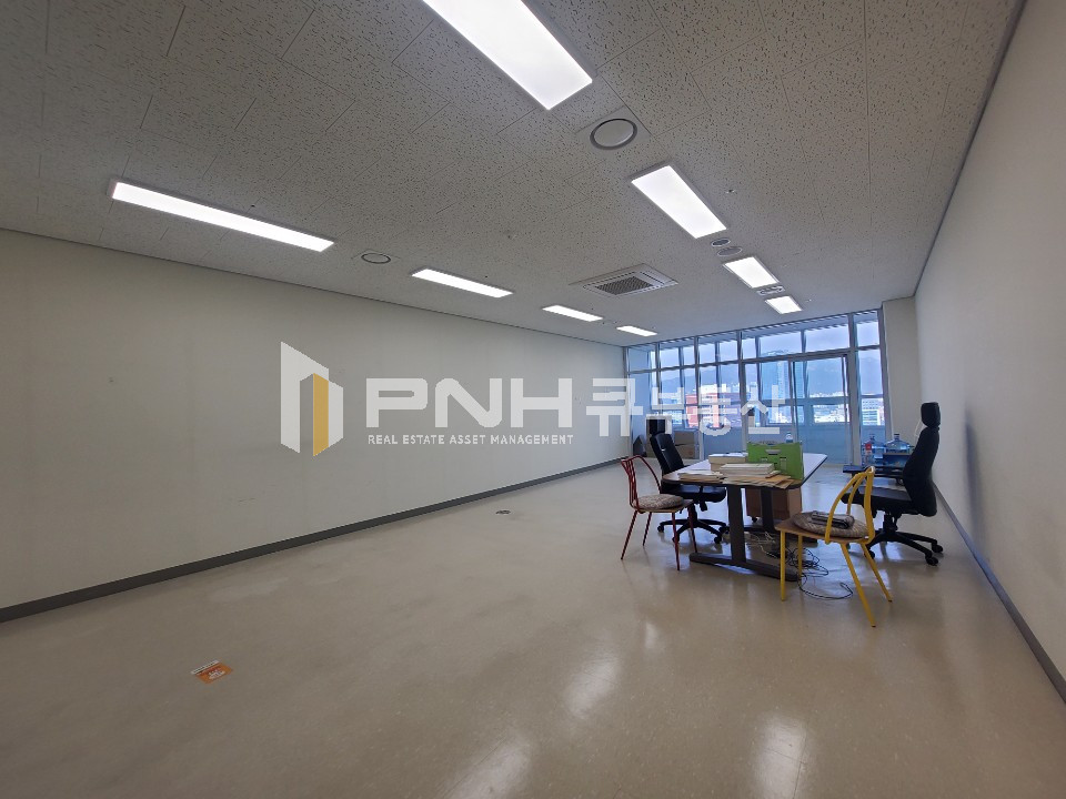 경기 안양동안구 평촌동 평촌지식산업센터 전용15평 반듯한구조 스타트업 또는 소규모 사업체 추천임대 월세 매물번호 10701 사진 2