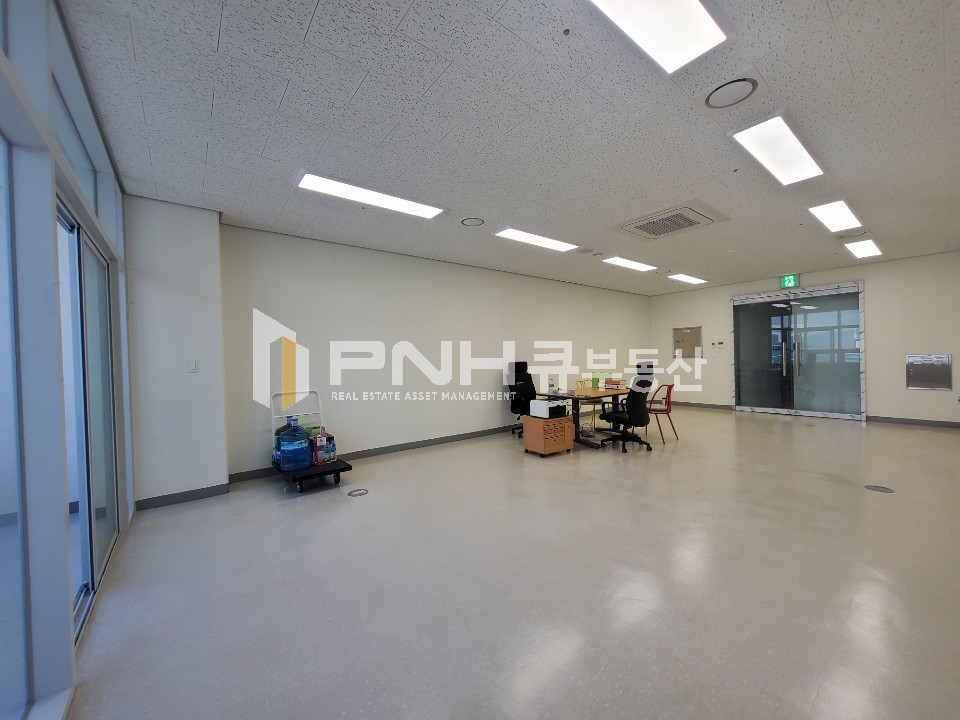 경기 안양동안구 평촌동 평촌지식산업센터 전용15평 반듯한구조 스타트업 또는 소규모 사업체 추천임대 월세 매물번호 10701 사진 4