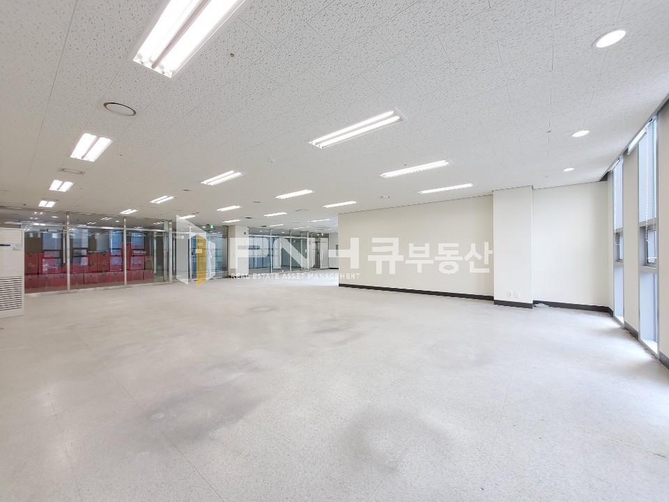 경기 안양동안구 관양동 평촌역 초역세권 전용45평 근린생활시설 신축급 사무실 추천임대 월세 매물번호 10703 사진 4