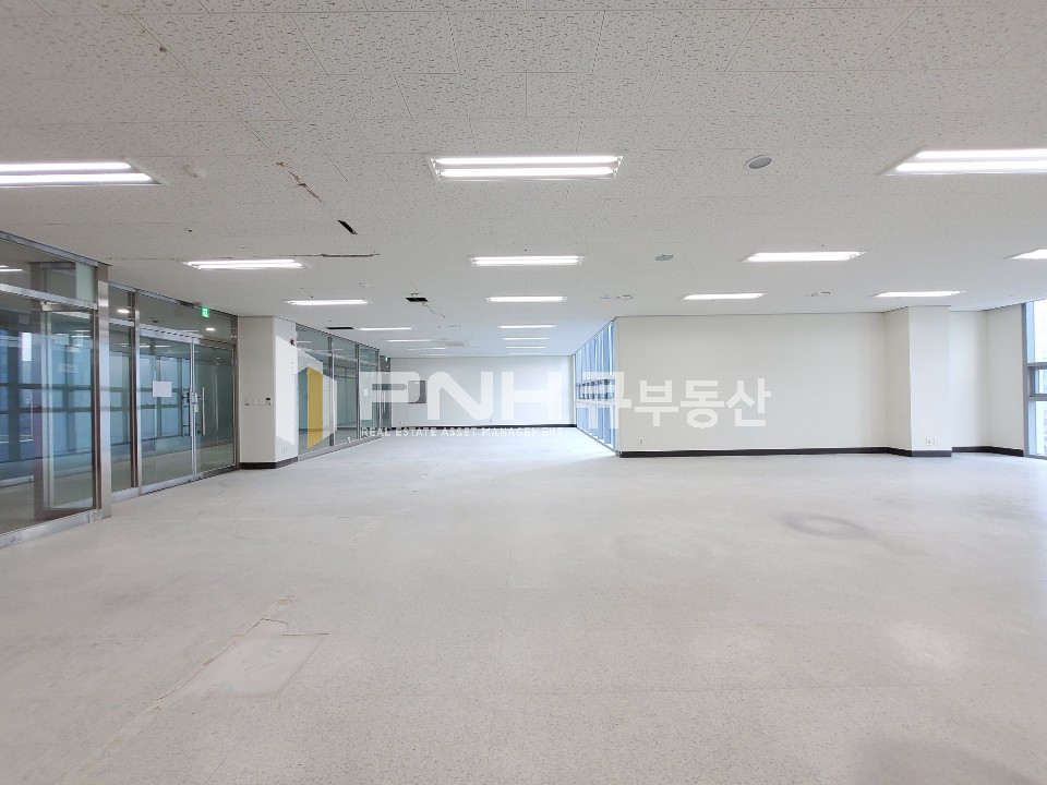 경기 안양동안구 관양동 평촌역 초역세권 전용45평 근린생활시설 신축급 사무실 추천임대 월세 매물번호 10703 사진 5