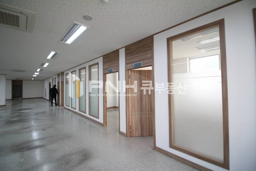 경기 안양동안구 관양동 동편마을 산업단지 신사옥 내 전용204평 대형평형 사무실 임대 월세 매물번호 10714 사진 4