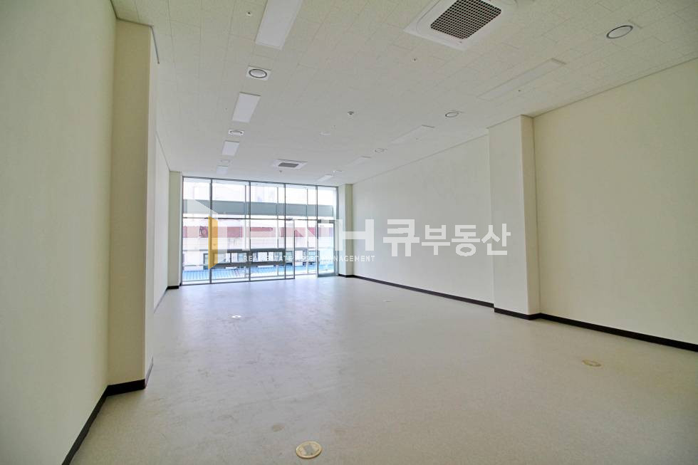 경기 안양동안구 호계동 범계에이스하이테크 드라이브인 전용87평 확장시 약 95평 추천 사무실임대 월세 매물번호 10721 사진 7