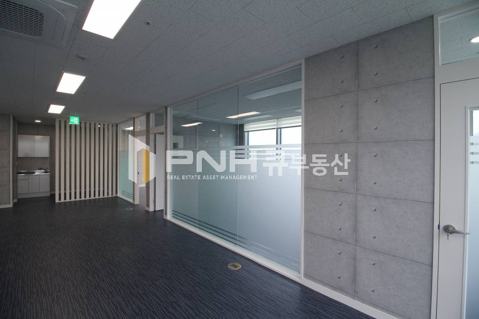 경기 안양동안구 호계동 범계에이스하이테크 전용32평 인테리어룸2 풀인테리어 사무실임대 월세 매물번호 10727 사진 6