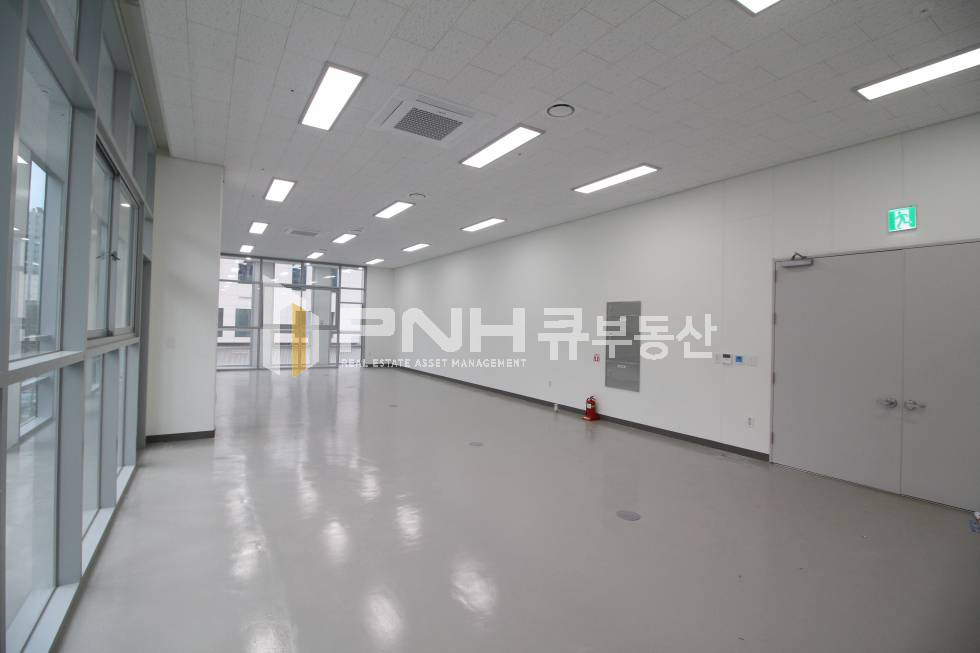 경기 안양동안구 호계동 금정역 신축 지식산업센터 코너호실 확장 전용60평 사용가능한 사무실임대 월세 매물번호 10731 사진 3