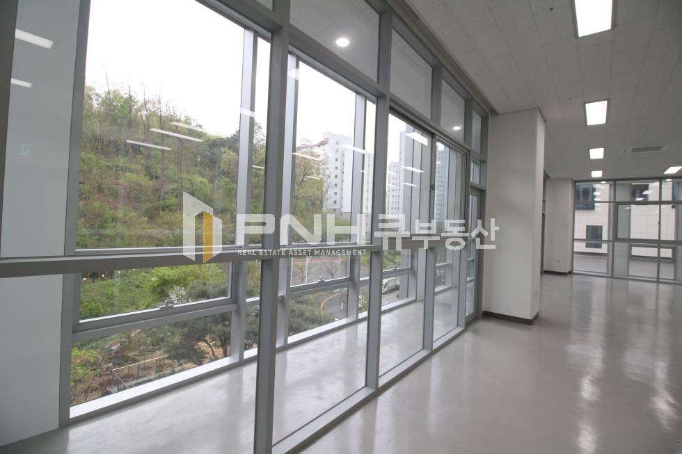 경기 안양동안구 호계동 금정역 신축 지식산업센터 코너호실 확장 전용60평 사용가능한 사무실임대 월세 매물번호 10731 사진 4