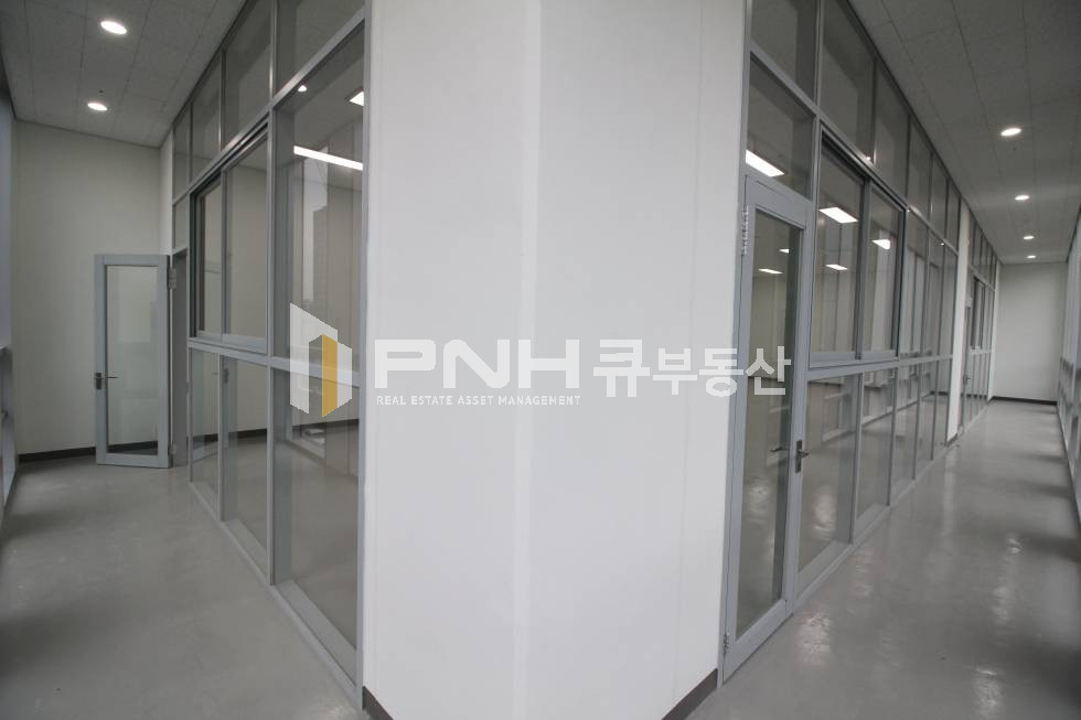 경기 안양동안구 호계동 금정역 신축 지식산업센터 코너호실 확장 전용60평 사용가능한 사무실임대 월세 매물번호 10731 사진 8