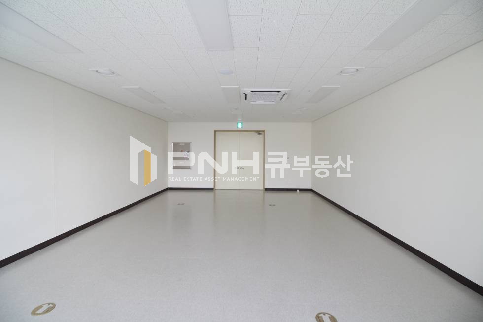 경기 안양동안구 호계동 범계지식산업센터 전용14.6평 중소형 사무실 신축 첫입주 임대 월세 매물번호 10718 사진 4