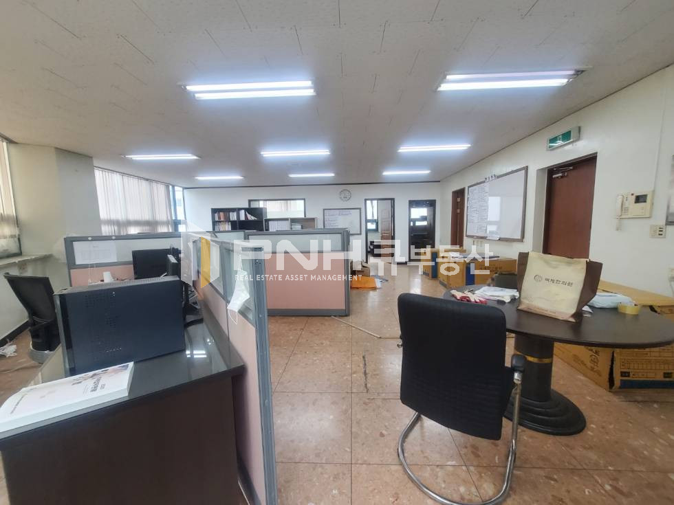 경기 안양동안구 관양동 관양동 학의천변 전용38평 룸1 조용한 사무실 월세 매물번호 10732 사진 2