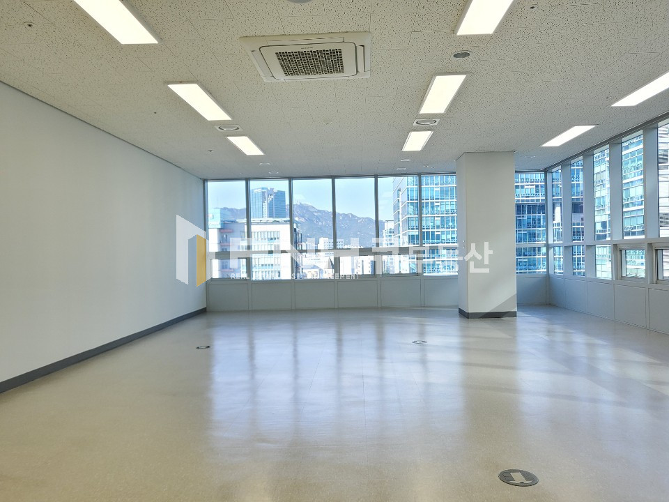 경기 안양동안구 평촌동 평촌지식산업센터 전용17평 코너호실 코너발코니 갖춘 추천 사무실임대 월세 매물번호 10736 사진 5