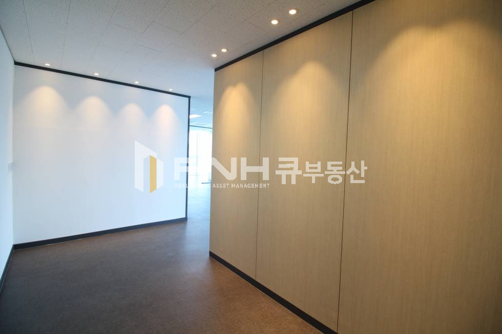 경기 안양동안구 호계동 범계역 신축 인테리어룸 4개 풀인테리어 즉시입주 가능 사무실임대 월세 매물번호 10739 사진 2