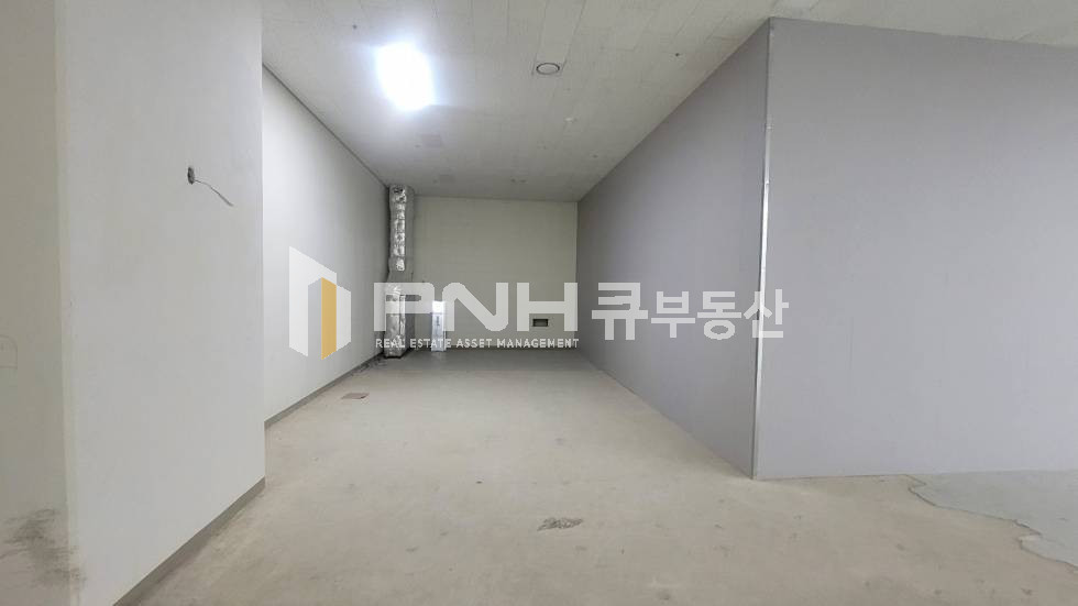 경기 안양동안구 평촌동 평촌지식산업센터 창고 전용65평 신축급 건물내 지하 창고형 사무실 임대 월세 매물번호 10742 사진 3