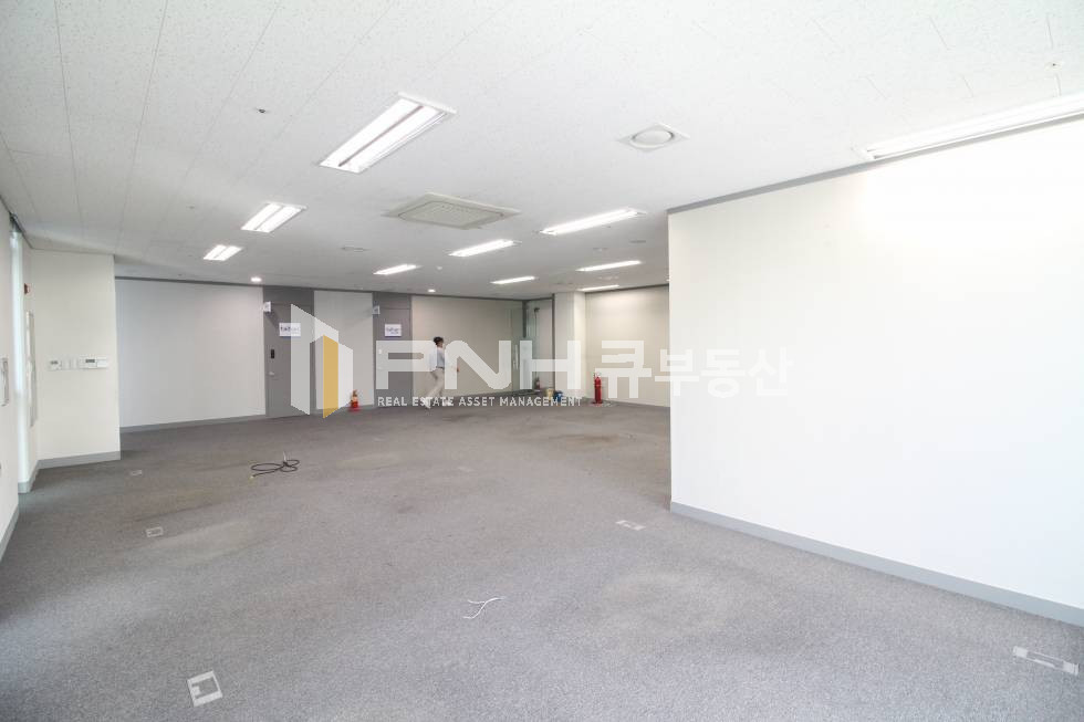 경기 안양동안구 관양동 평촌역 도보3분 고급형 건물내 전용63평 사무실 임대 월세 매물번호 10747 사진 4