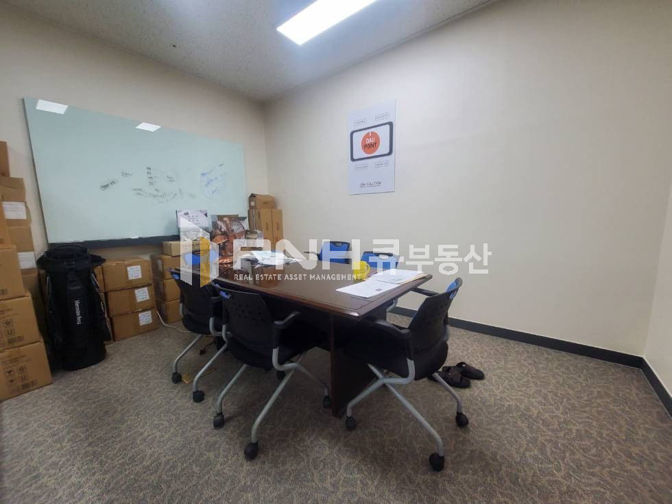 경기 안양동안구 관양동 금강펜테리움 전용 36평 확장형 룸4 풀인테리어 전망 좋은 사무실 임대 월세 매물번호 10757 사진 8