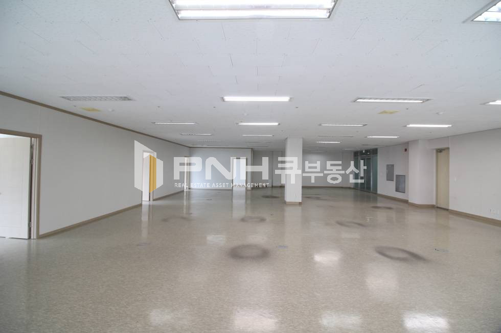 경기 안양동안구 관양동 동편마을 신축 급 사옥 내 전용80평 고급형 룸4 갖춘 추천 사무실 임대 월세 매물번호 10759 사진 1