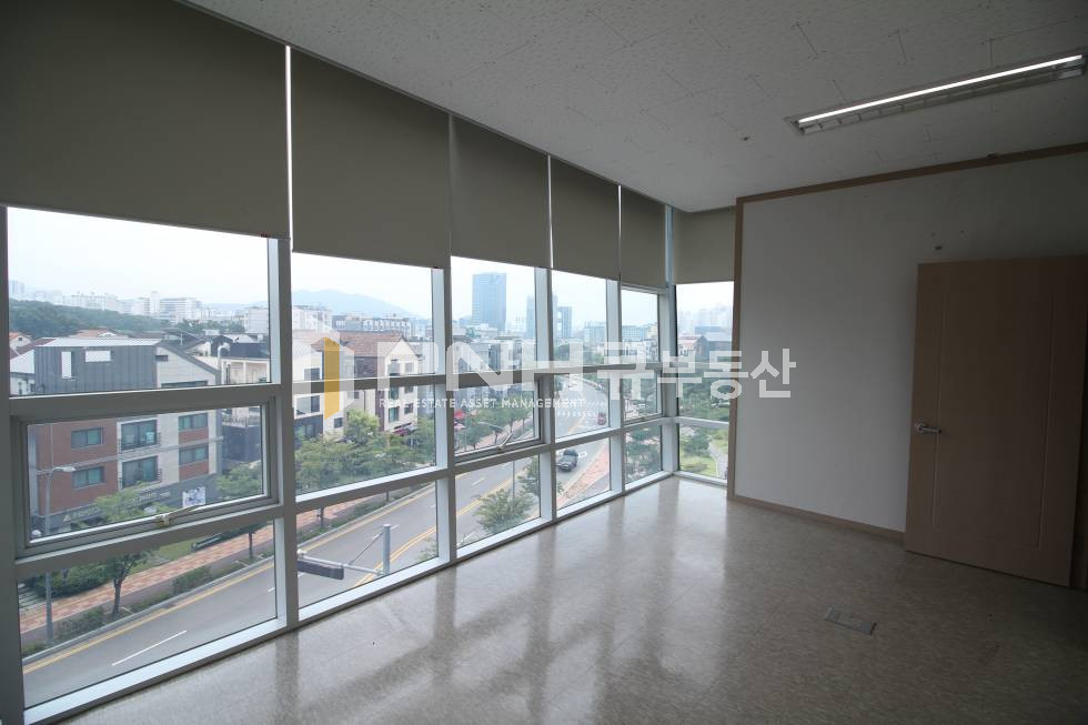 경기 안양동안구 관양동 동편마을 신축 급 사옥 내 전용80평 고급형 룸4 갖춘 추천 사무실 임대 월세 매물번호 10759 사진 8