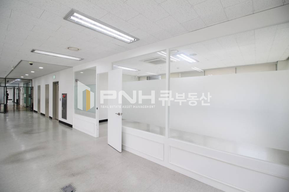 경기 안양동안구 관양동 평촌스마트스퀘어 전용178평 한개층전체 냉난방기유 화물승강기유 월세 매물번호 10675 사진 3