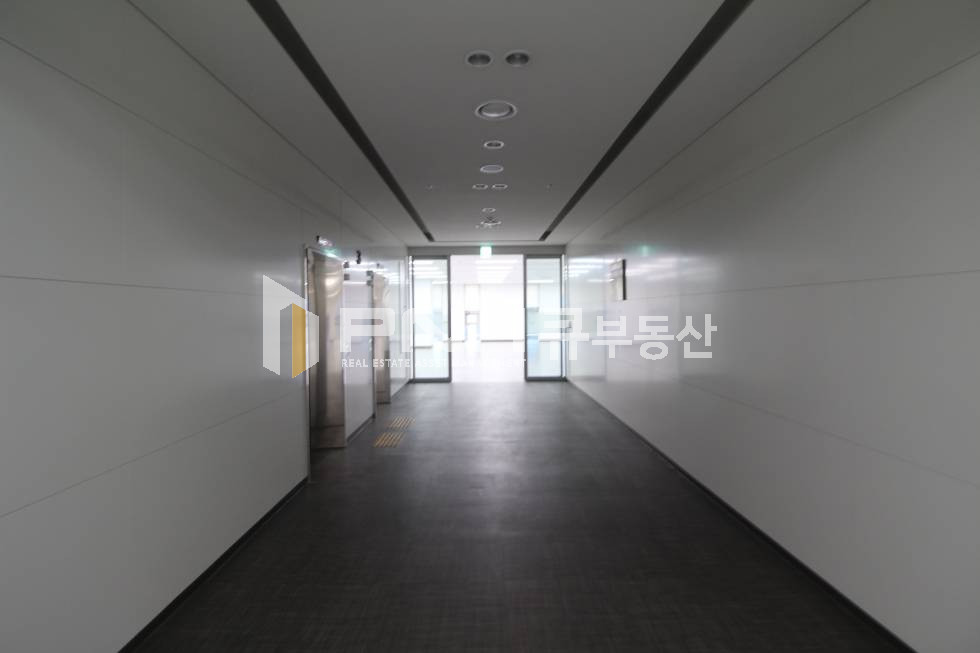 경기 안양동안구 관양동 평촌스마트스퀘어 전용333평 1개층 전체 고급형사옥 내 사무실임대 월세 매물번호 10591 사진 9
