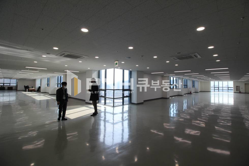 경기 안양만안구 석수동 광명역 전용320평 석수스마트타운 사옥 내 대형사무실 임대 월세 매물번호 10716 사진 9