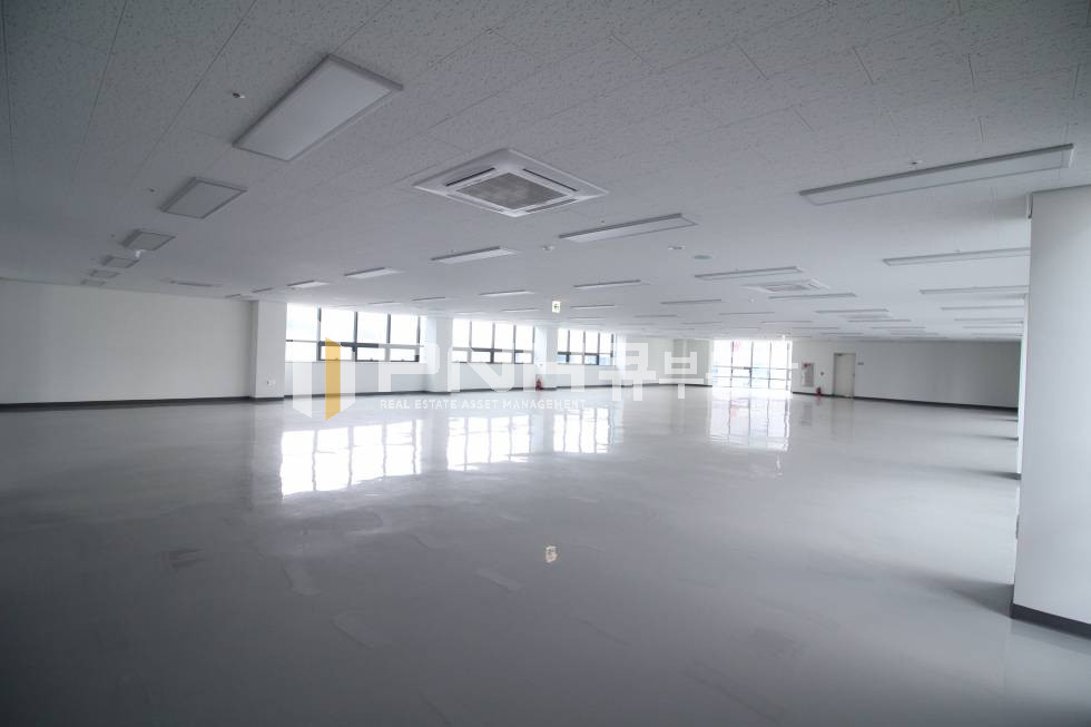 경기 안양만안구 석수동 KTX광명역 전용151평 고급사옥 내 사무실 화물승강기 유 , 대형하역장 월세 매물번호 10632 사진 3