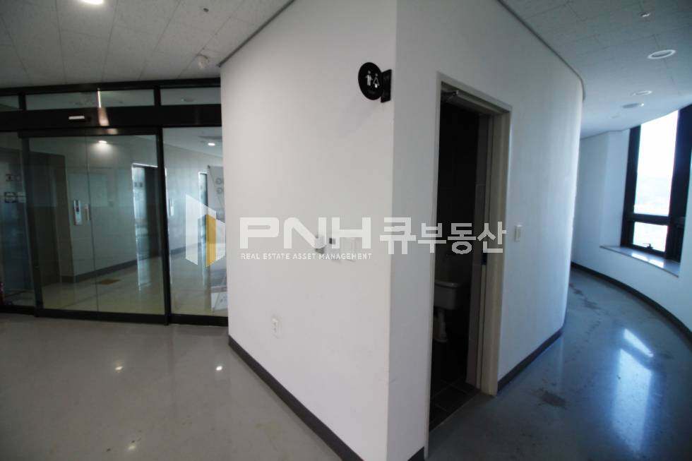 경기 안양만안구 석수동 KTX광명역 전용151평 고급사옥 내 사무실 화물승강기 유 , 대형하역장 월세 매물번호 10632 사진 10