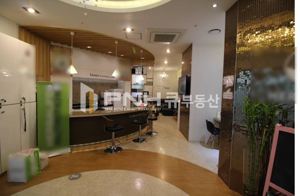 경기 안양동안구 관양동 평촌지식산업센터 코너 일부 확장 약 80평 풀인테리어 사무실 임대 월세 매물번호 10768 사진 2
