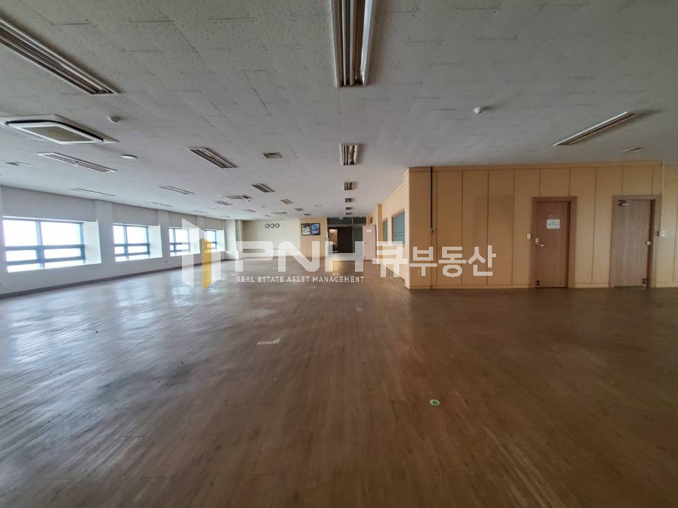 경기 군포시 금정동 금정역 역세권 전용200평 한층전체 공장,사무실 공간임대 월세 매물번호 10772 사진 1