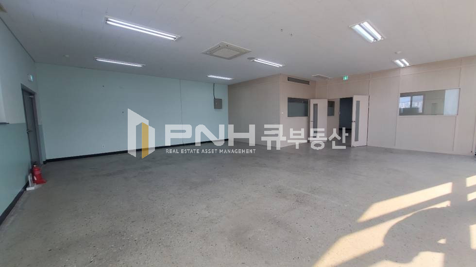 경기 군포시 당정동 군포역 역세권 코너 사옥내 전용55평 화물승강기 사용 가능 공장,사무실임대 월세 매물번호 10773 사진 1