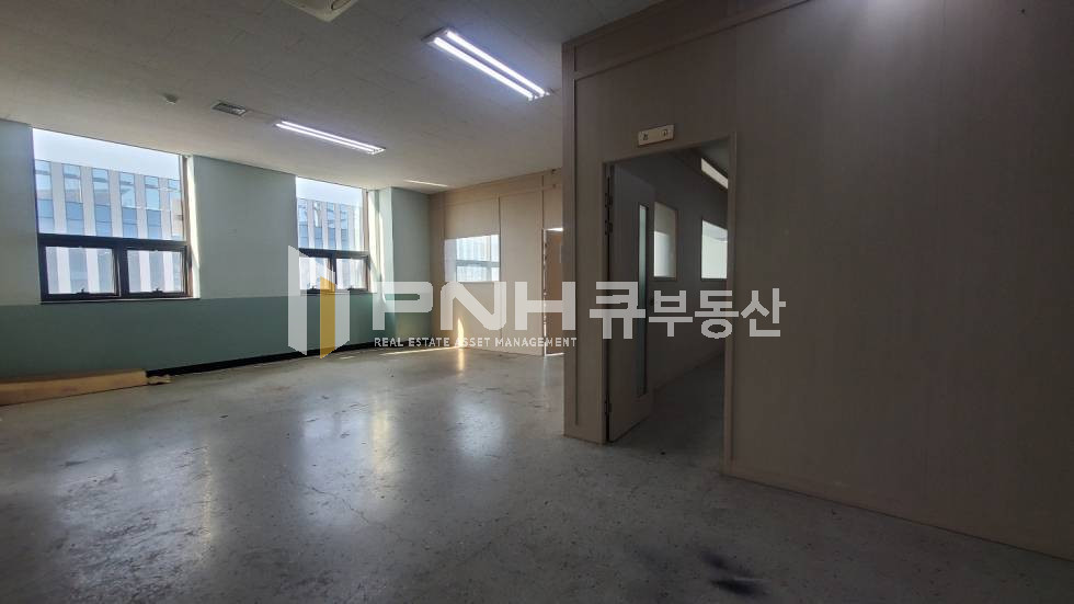 경기 군포시 당정동 군포역 역세권 코너 사옥내 전용55평 화물승강기 사용 가능 공장,사무실임대 월세 매물번호 10773 사진 7
