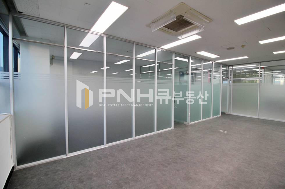 경기 안양동안구 관양동 평촌대로 전용36평 내부 깔끔하고 구조좋은 사무실 추천 월세 매물번호 10775 사진 6