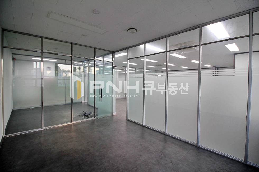 경기 안양동안구 관양동 평촌대로 전용36평 내부 깔끔하고 구조좋은 사무실 추천 월세 매물번호 10775 사진 8