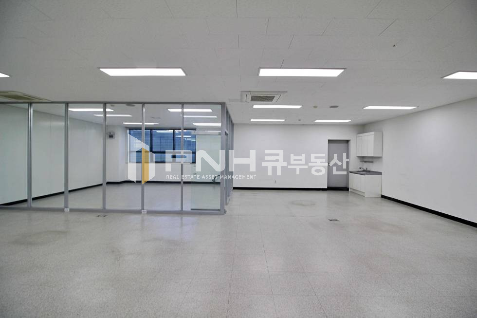 경기 안양동안구 관양동 평촌대로 전용38평 인테리어 룸1 내부 깔끔하고 구조좋은 사무실 추천 월세 매물번호 10776 사진 2