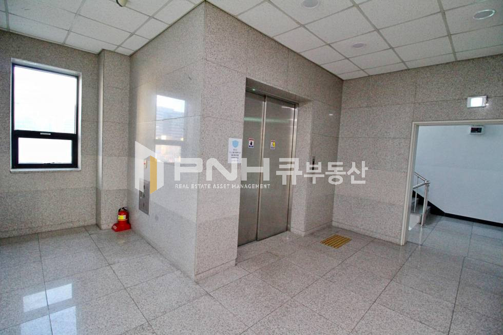경기 안양동안구 관양동 평촌대로 전용38평 인테리어 룸1 내부 깔끔하고 구조좋은 사무실 추천 월세 매물번호 10776 사진 8