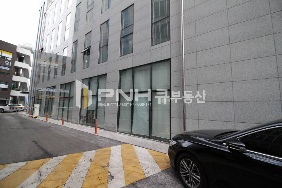 경기 안양동안구 관양동 평촌역 역세권 1층 사무실 희소성 있는 공간구조의 층고 높은 사무실 임대 월세 매물번호 10777 사진 11