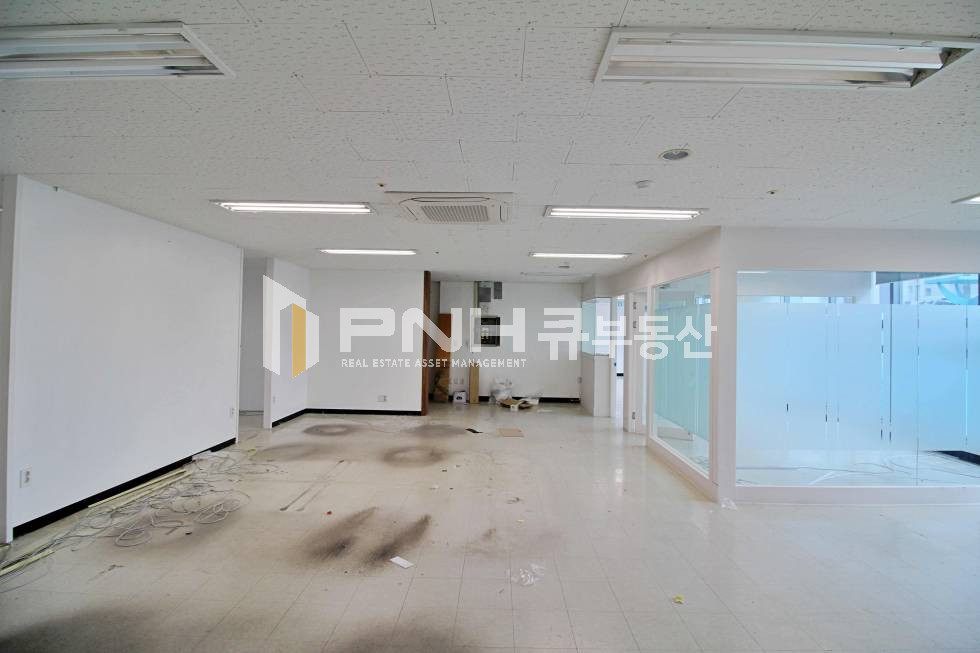 경기 안양동안구 관양동 평촌역 대로변 신축급 전용 75평 인테리어 룸 3 깔끔한 사무실 공간 임대 월세 매물번호 10778 사진 3