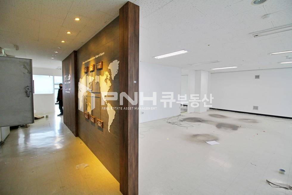 경기 안양동안구 관양동 평촌역 대로변 신축급 전용 75평 인테리어 룸 3 깔끔한 사무실 공간 임대 월세 매물번호 10778 사진 7