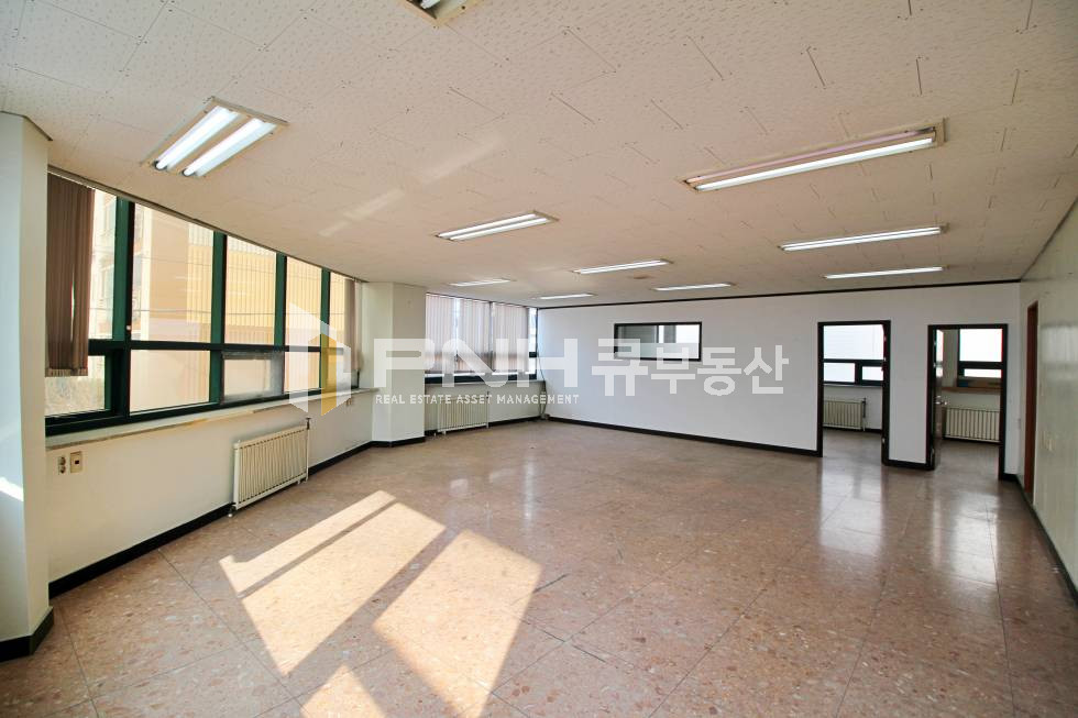 경기 안양동안구 관양동 관양동 학의천변 전용38평 룸1 조용한 사무실 월세 매물번호 10782 사진 1