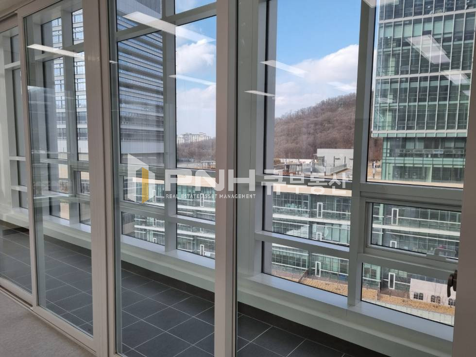 경기 광명시 일직동 광명GIDC 신축 지식산업센터 내 전용22평 코너호실 사무실 임대 월세 매물번호 10783 사진 4
