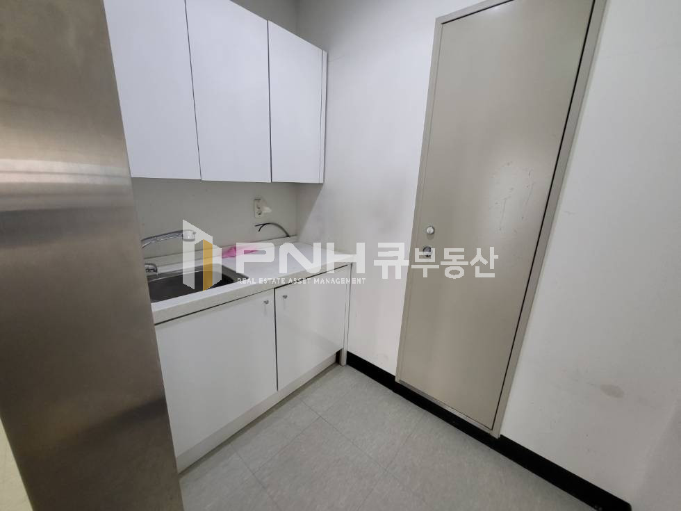 경기 안양동안구 관양동 평촌스마트스퀘어 전용178평 한개층전체 냉난방기유 화물승강기유 월세 매물번호 10784 사진 4