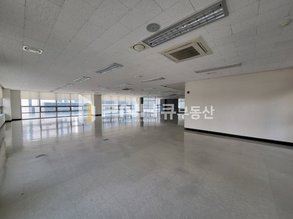 경기 안양동안구 관양동 평촌스마트스퀘어 전용178평 한개층전체 냉난방기유 화물승강기유 월세 매물번호 10784 사진 6