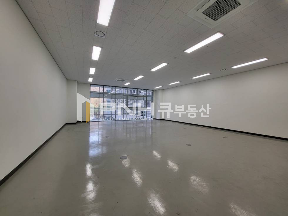 경기 안양동안구 호계동 금정역 역세권 신축 2층 전용37평 드라이브인 시스템 사무실,공장 임대 월세 매물번호 10787 사진 2
