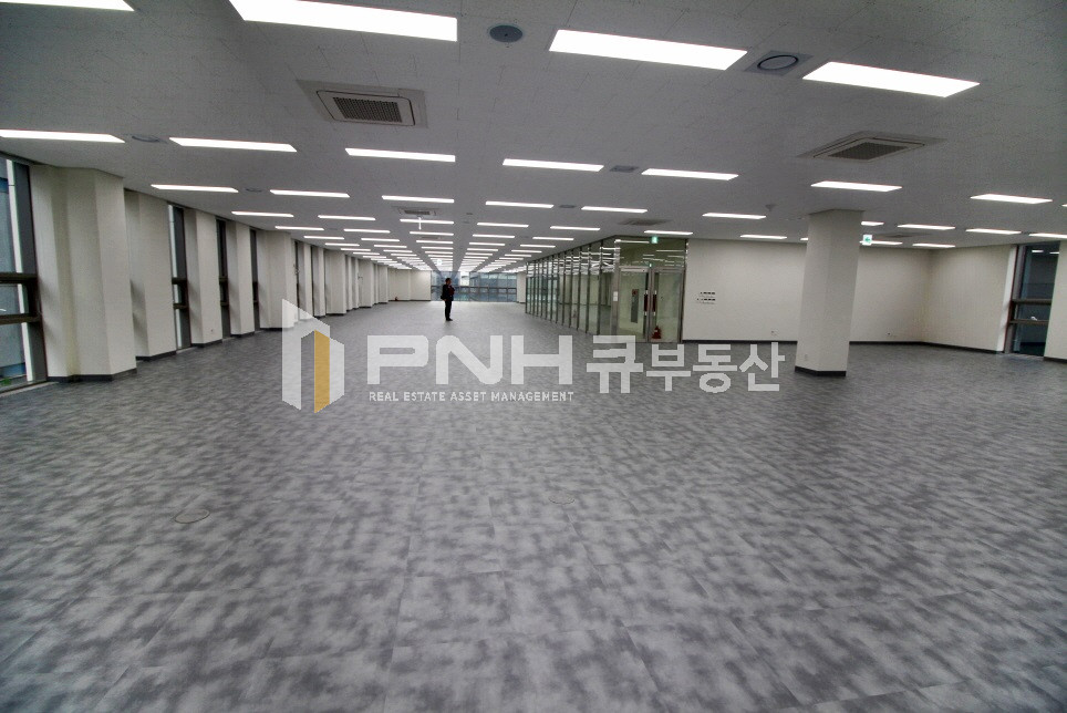 경기 안양동안구 관양동 평촌스마트스퀘어 전용 590평 2개층 전체 고급형 사옥내 공간 임대 월세 매물번호 10788 사진 6