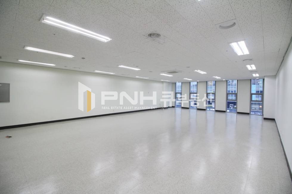 경기 안양동안구 관양동 평촌역 초역세권 전용49평 대형평형 역세권 근생 사무실 임대 월세 매물번호 10791 사진 2