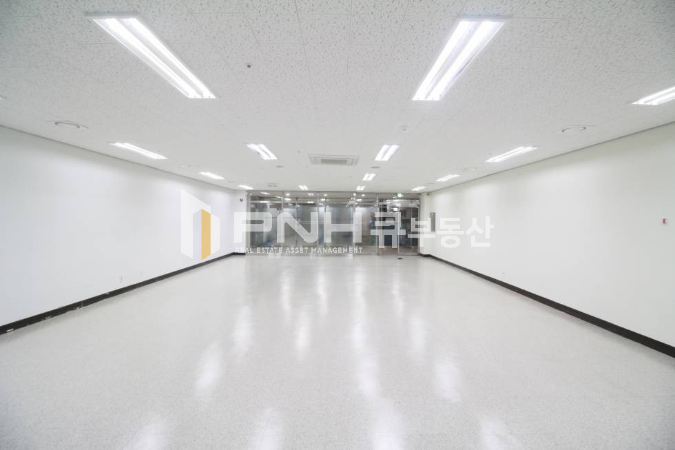 경기 안양동안구 관양동 평촌역 초역세권 전용49평 대형평형 역세권 근생 사무실 임대 월세 매물번호 10791 사진 4